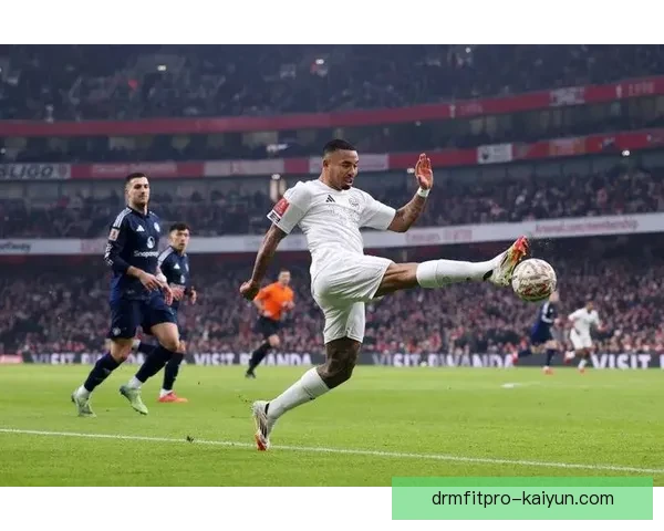 热苏斯联赛表现分析引发关注，持续发挥稳定将助力球队争冠。